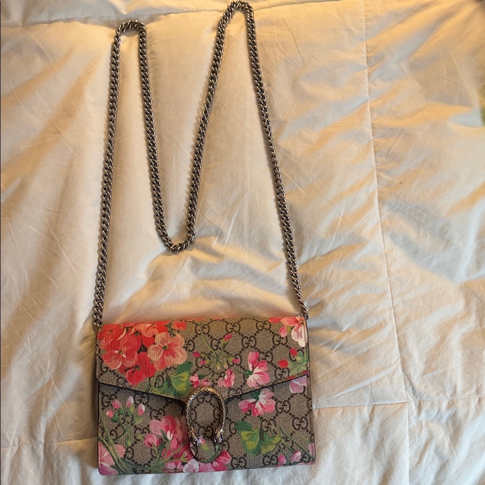 Gucci Beige GG Supreme Crossbody with Pink Floral Print